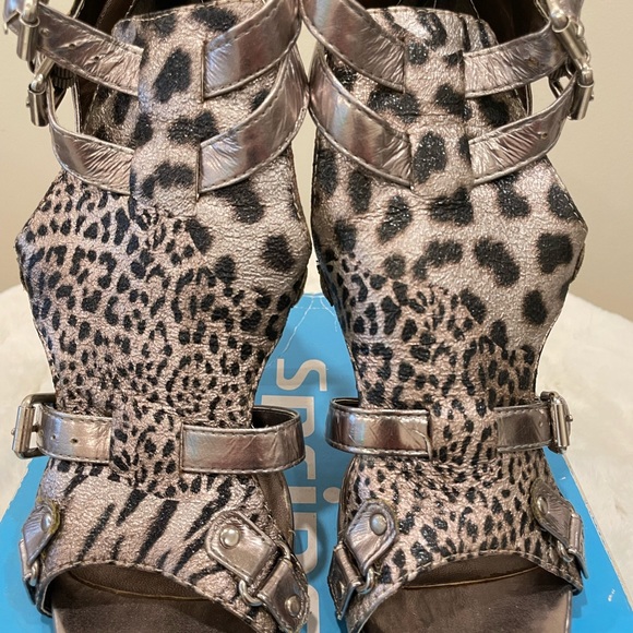 Spring Womens Size 10, Silver Cheetah Print Pumps - Picture 6 of 11